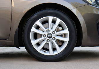 Подержанный автомобиль Kia Ceed Wagon 2017 года (9 фото)