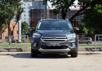 Подержанный автомобиль Ford Kuga 2017 года (2 фото)