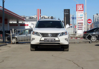 Подержанный автомобиль Lexus RX 2014 года (2 фото)