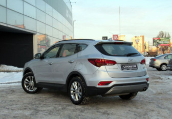 Подержанный автомобиль Hyundai Santa Fe 2017 года (7 фото)