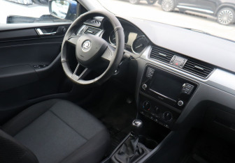 Подержанный автомобиль Skoda Rapid Liftback 2018 года (12 фото)