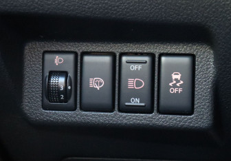 Подержанный автомобиль Nissan X-Trail 2012 года (15 фото)
