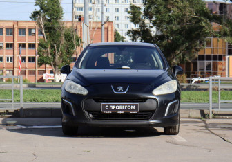 Подержанный автомобиль Peugeot 308 Hatchback 2011 года (2 фото)