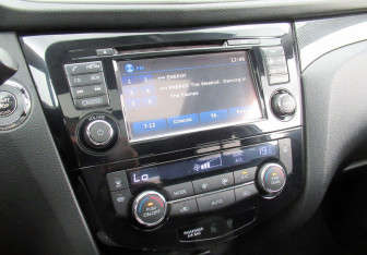 Подержанный автомобиль Nissan X-Trail 2016 года (22 фото)