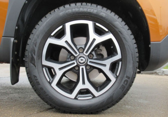 Подержанный автомобиль Renault Duster 2021 года (9 фото)