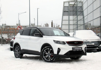 Подержанный автомобиль Geely Coolray 2020 года (3 фото)