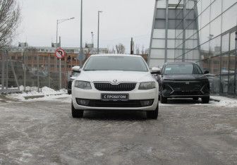 Подержанный автомобиль Skoda Octavia Liftback 2015 года (2 фото)
