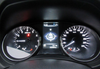 Подержанный автомобиль Nissan Qashqai 2017 года (14 фото)