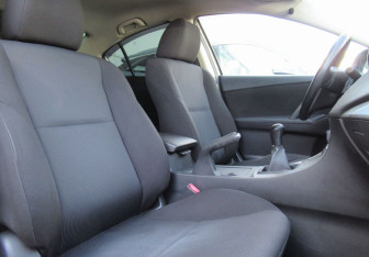 Подержанный автомобиль Mazda 3 Sedan 2011 года (17 фото)