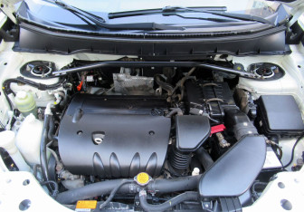 Подержанный автомобиль Citroen C-Crosser 2011 года (20 фото)