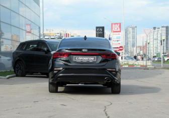 Подержанный автомобиль Kia Cerato Sedan 2020 года (6 фото)